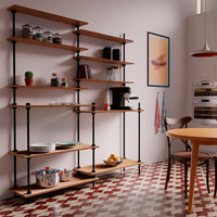 Detailaufnahme des DecoSeries Bäckerregals mit Metallrahmen und Holzablagen