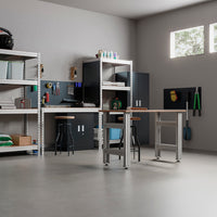 Verzinkte Garage mit ProSeries Metallregalen und Werkbank