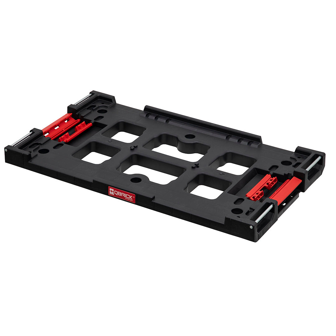 Detailný pohľad na adaptér Qbrick System pre viacnásobné spojenia regálov